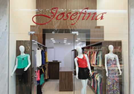 Loja de moda feminina no shopping ou shopping loja de roupas com